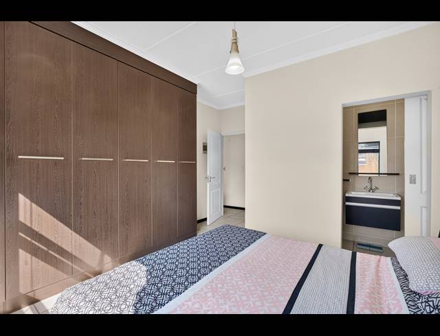 2 BEDROOM APARTMENT FOR SALE IN DOUGLASDALE